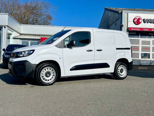 Vauxhall Combo Cargo 1.5 Turbo D 100ps Prime H1 Van Panel Van Diesel White
