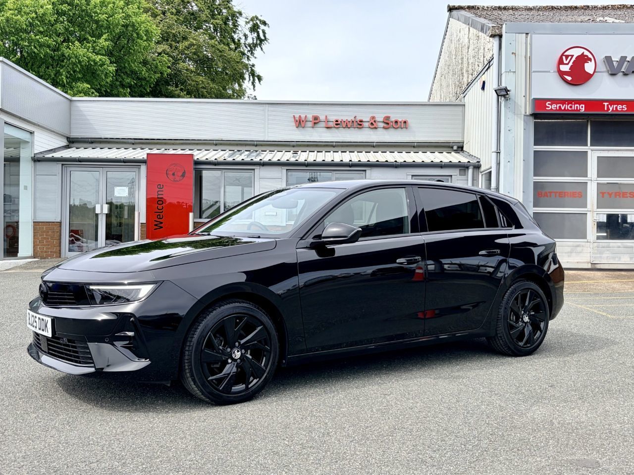 2025 Vauxhall Astra