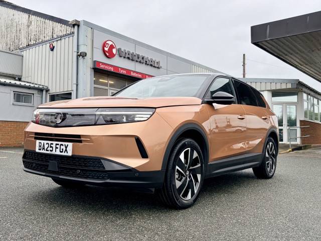 2025 Vauxhall Grandland 1.2 Hybrid 145 Ultimate 5dr e-DCT6 [Fixed Roof]
