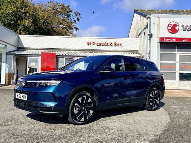 Vauxhall Grandland 1.2 Hybrid 145 Ultimate 5dr e-DCT6 [Fixed Roof] Hatchback Petrol Spectrum Blue Metallic