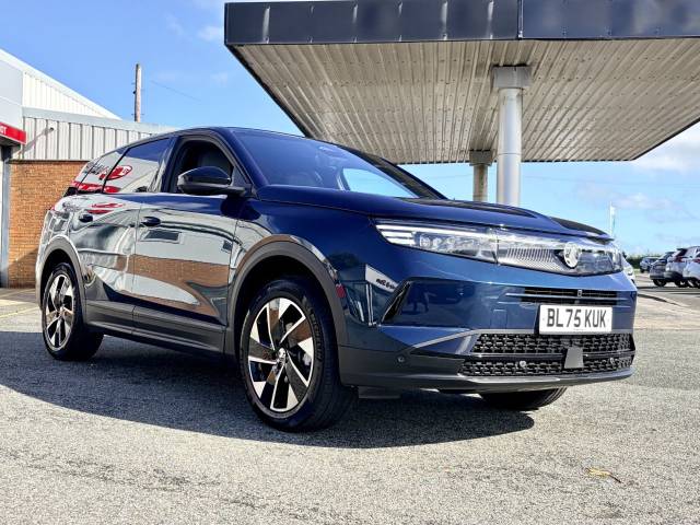 2025 Vauxhall Grandland 1.2 Hybrid 145 Ultimate 5dr e-DCT6 [Fixed Roof]