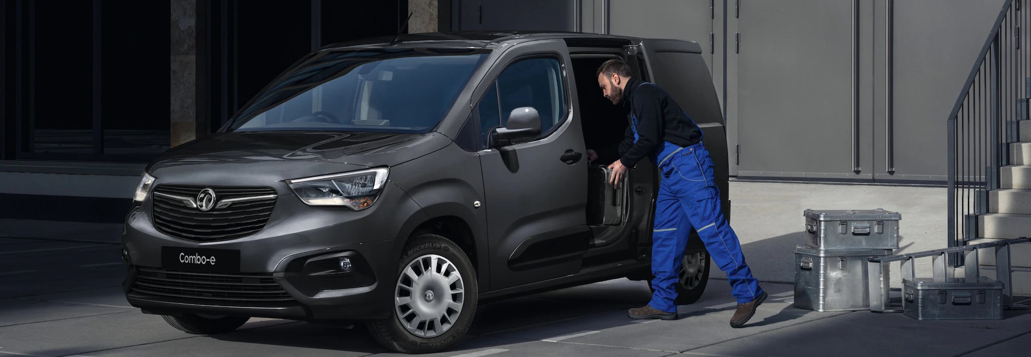 vauxhall-vans combo-e-cargo Banner